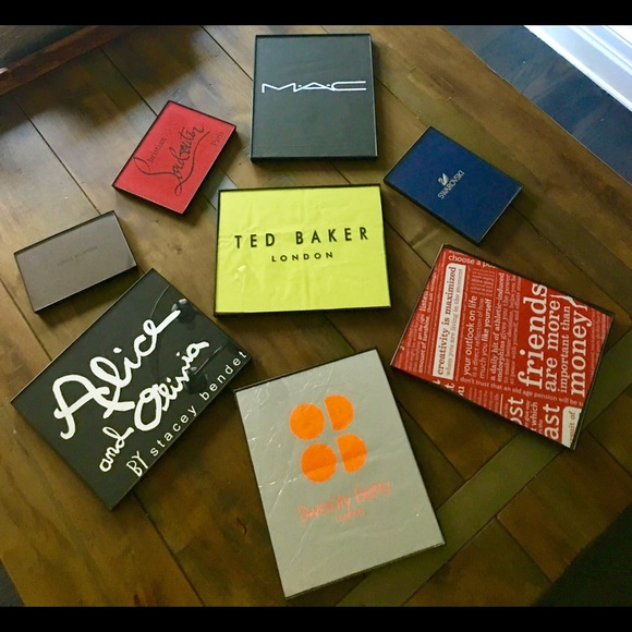 Authentic Sweaty Betty logo bag wall art - Picture 3 of 4